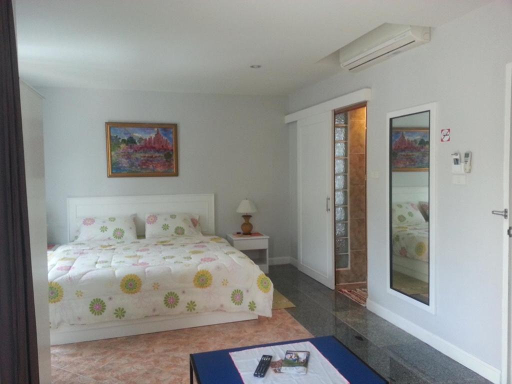 Yiasu Bed And Breakfast باتايا الغرفة الصورة