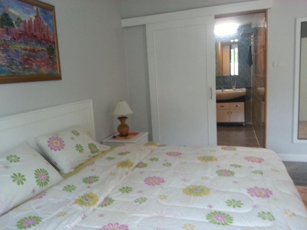 Yiasu Bed And Breakfast باتايا الغرفة الصورة