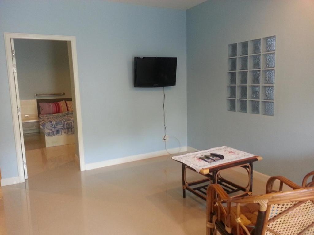 Yiasu Bed And Breakfast باتايا الغرفة الصورة