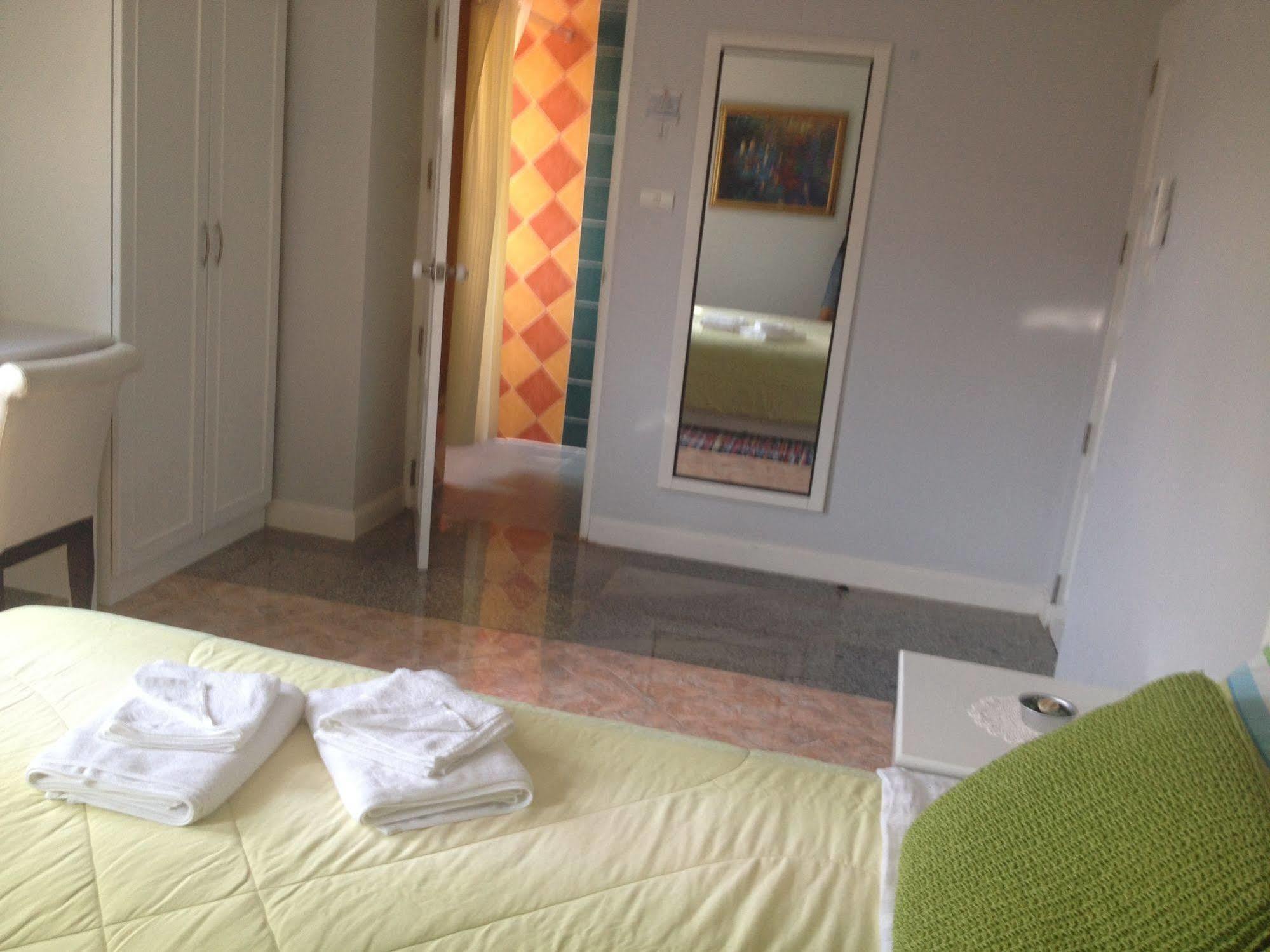 Yiasu Bed And Breakfast باتايا المظهر الخارجي الصورة